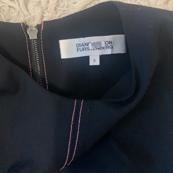 Diane Von Furstenberg 60s mini dress.l with top stitching. - Picture 4 of 8